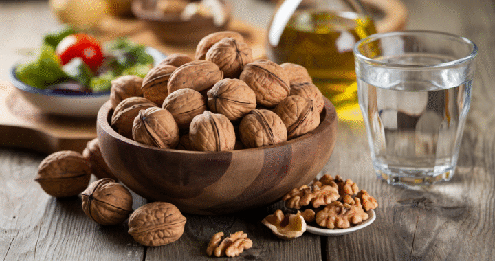 What Happens to Your Body When You Eat a Handful of Walnuts Every Day